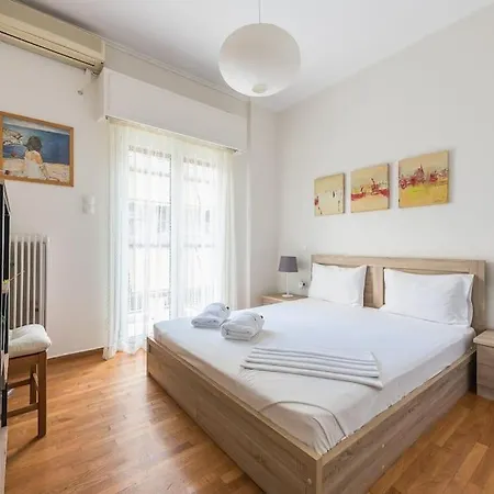 Koukaki's Haven 2br 7' To Metro * Athens